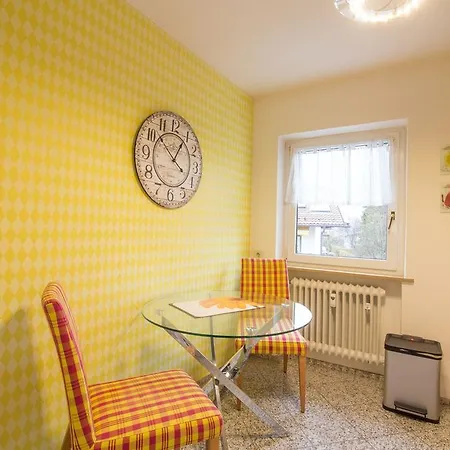 아파트 Ferienwohnung Antikstuebchen 가르미슈파르텐키르헨